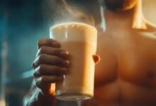 Qual o jeito certo de tomar whey protein para melhorar seus treinos? Descubra!